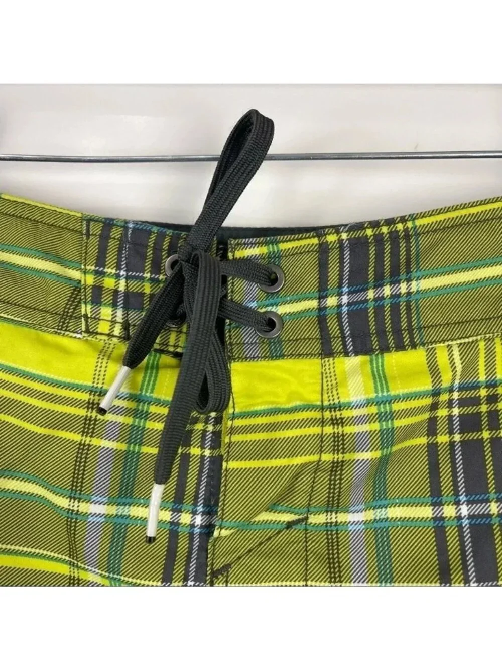 O'Neill Yellow Plaid Board Shorts Men's Swim Trunks Size 32 Surf Beach